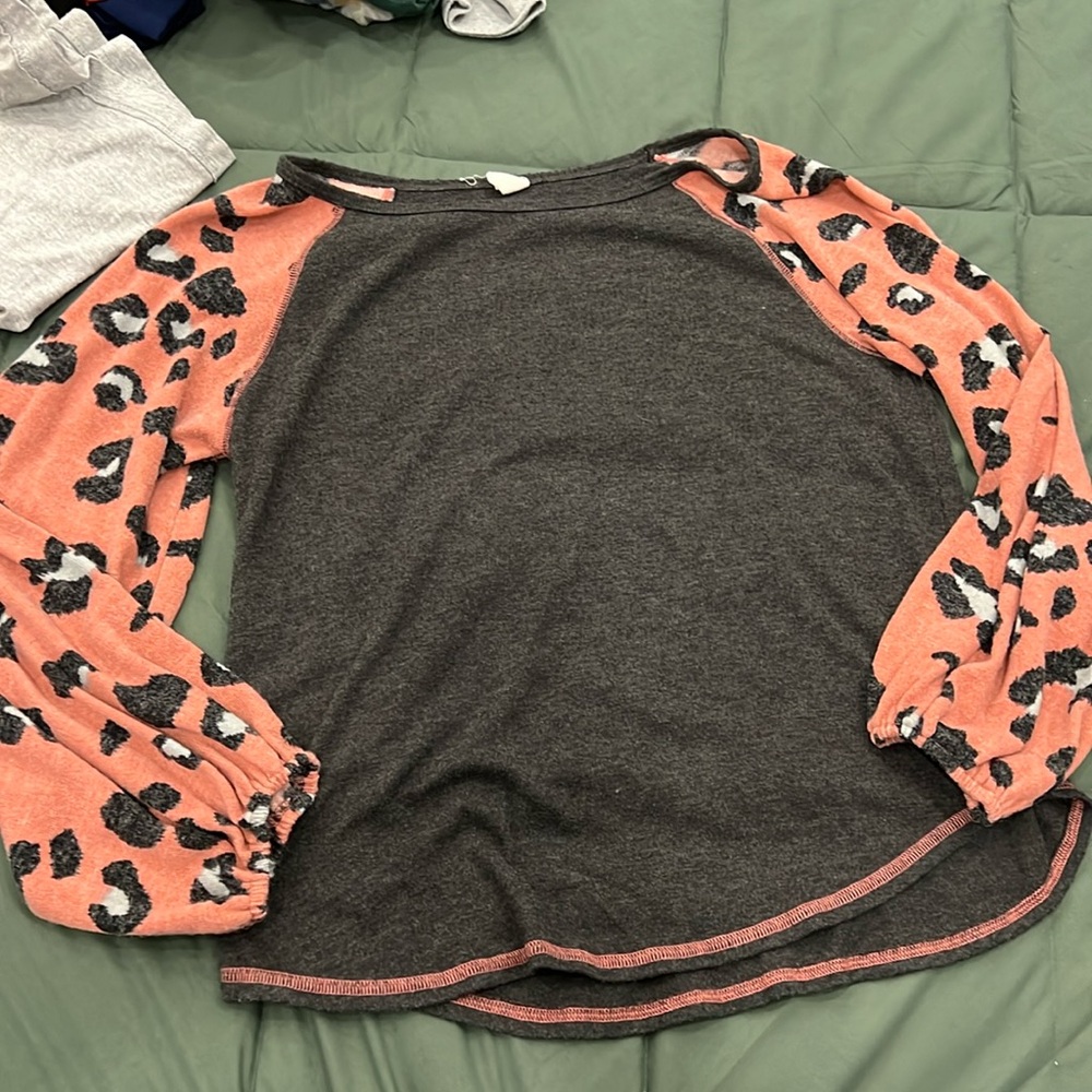 Very pretty on, light sweater material